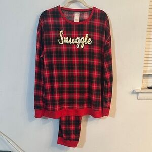 Secret Treasures Snuggle Plaid Pajama Set